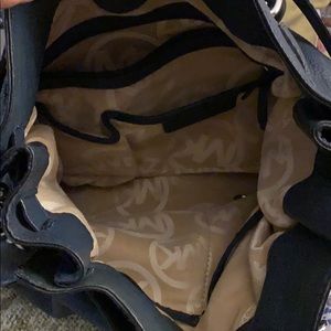 Michael Kors Over the shoulder bag or Handel.